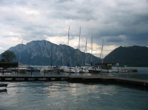 Mic port pe lacul Attersee