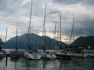 Mic port pe lacul Attersee